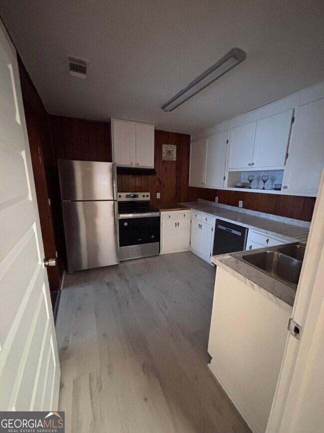 Building Photo - 44 Olympic Ln