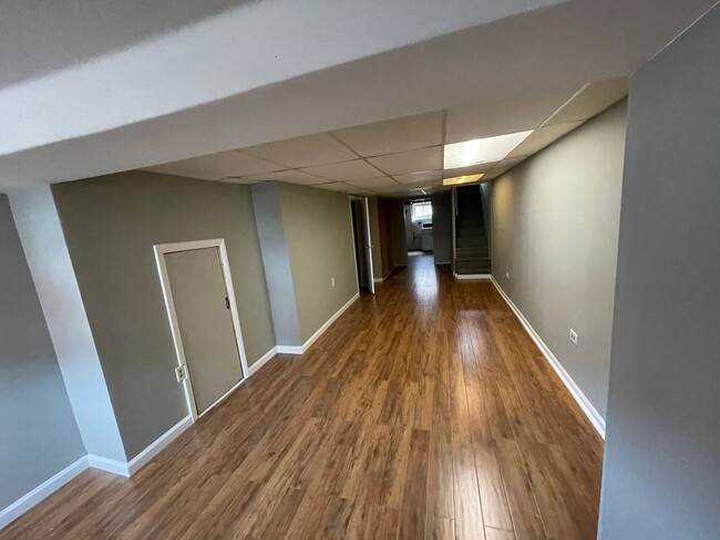 Building Photo - Gorgeous and Spacious Townhouse in Brewer'...