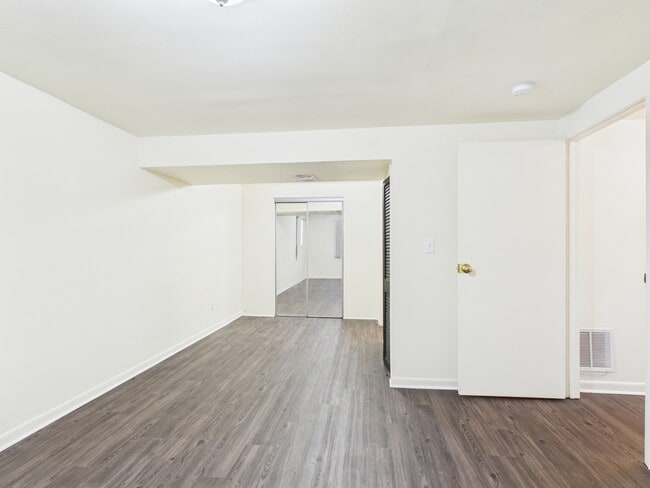 Building Photo - 17681 Country Club Ln