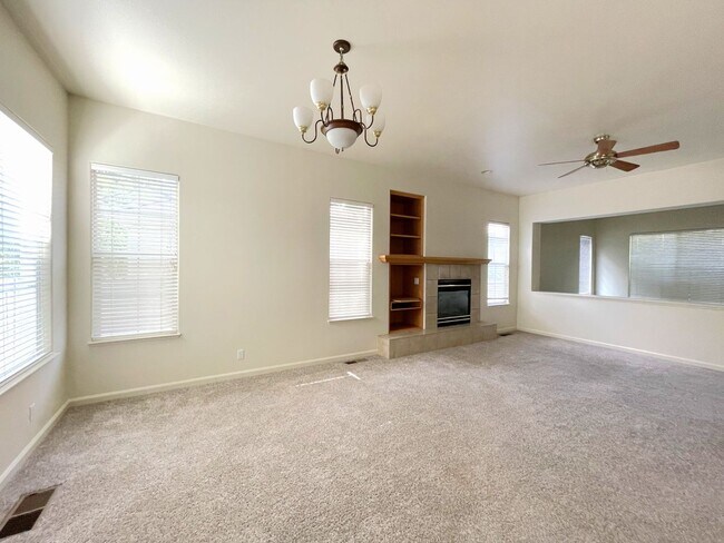 Building Photo - Gorgeous Caughlin Ranch Home