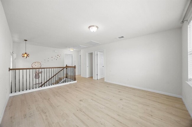 Building Photo - 305 Earl Keen St