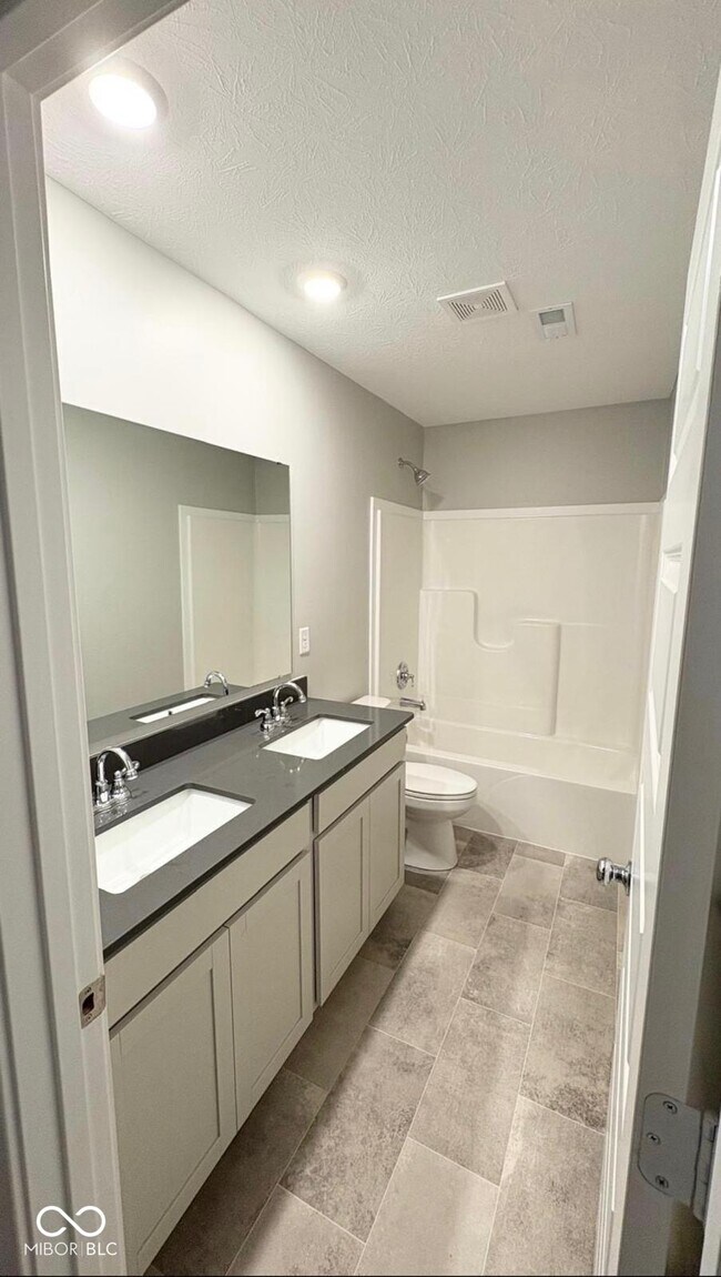 Building Photo - 6756 Sugar Crk Ln