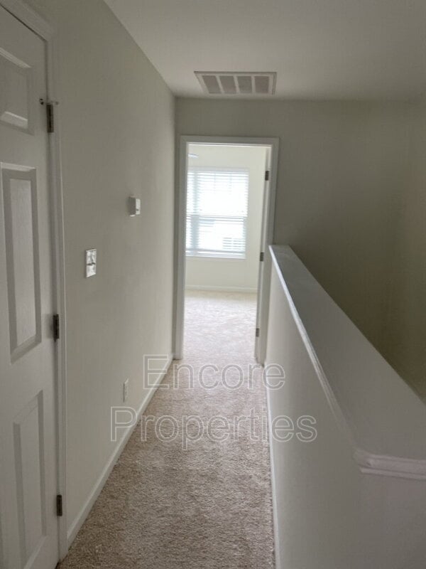 Building Photo - 121 Summerland Dr