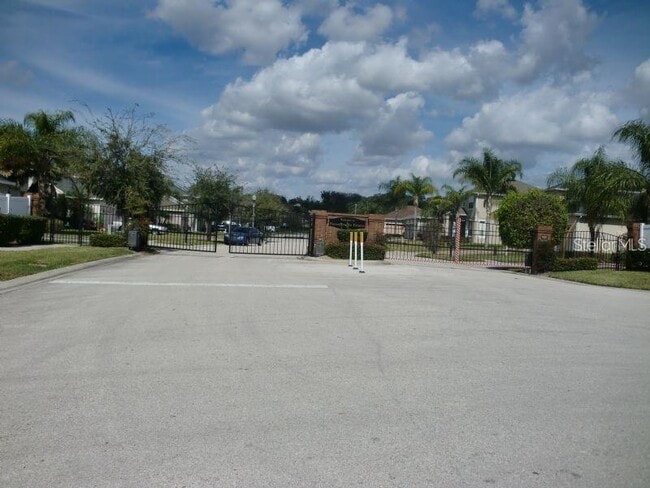 Building Photo - 3176 Farland Dr