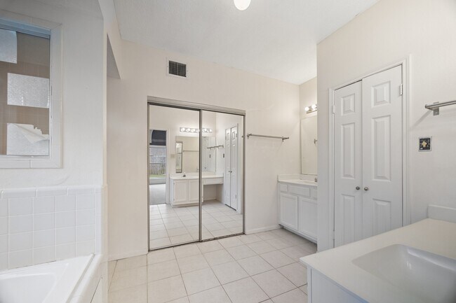 Building Photo - 16326 Brush Meadow Ct