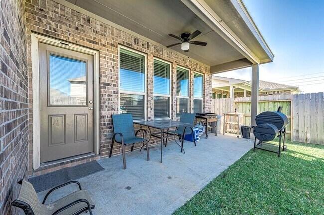 Building Photo - 8807 Harvest River Dr