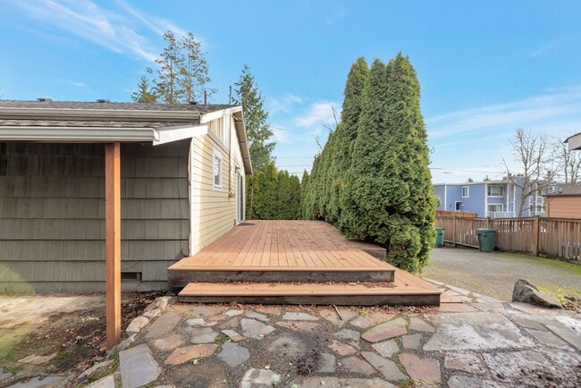 Building Photo - Short term Rental 6 month lease term only