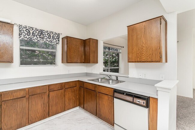 Building Photo - 3329 Rosedale Ave