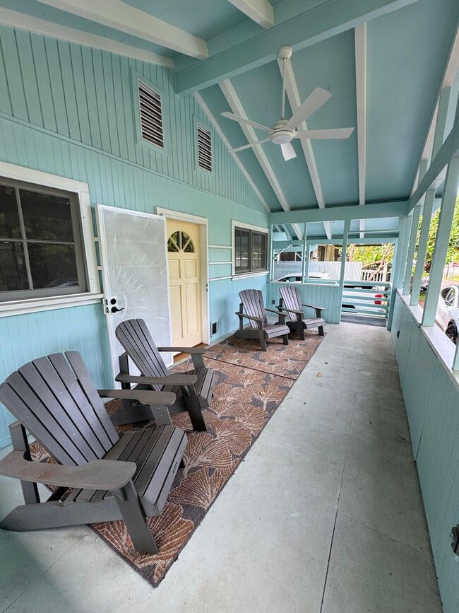 Building Photo - Cute 2 bdr 1 bath home close to beach