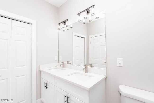 Building Photo - 4417 22nd St SW