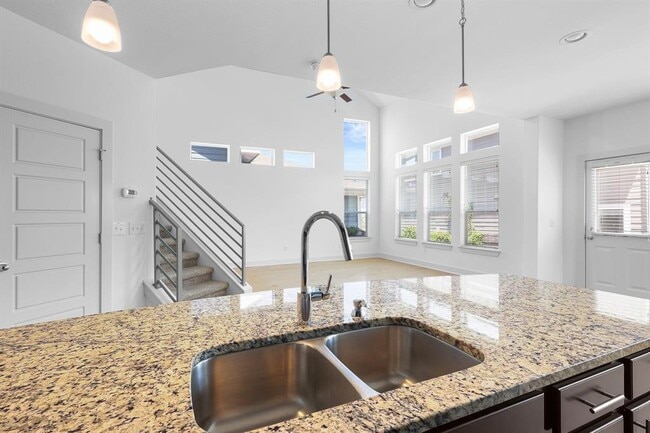 Building Photo - 7208 Bertram Ct