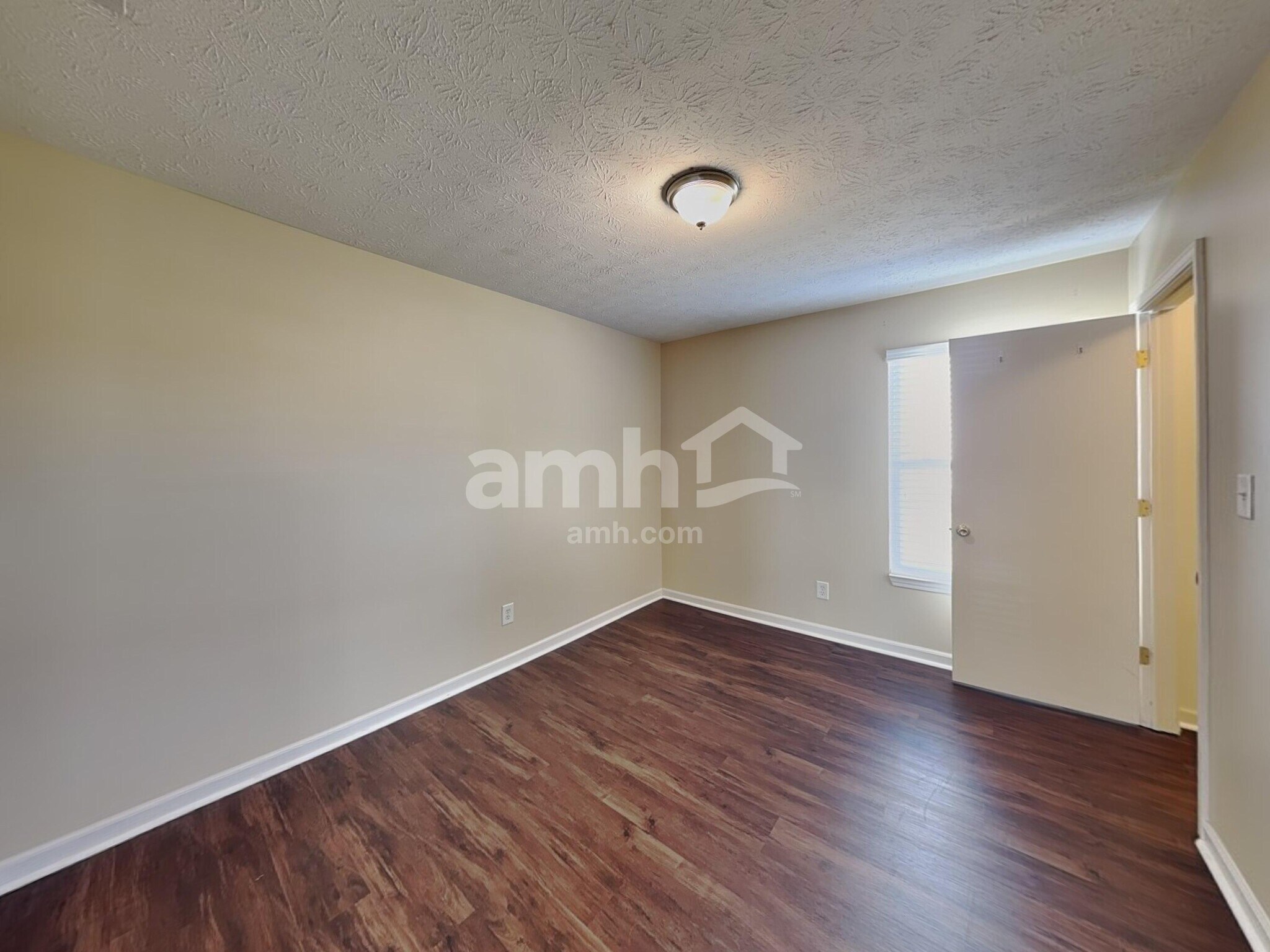 Building Photo - 1283 Spring Lake Dr