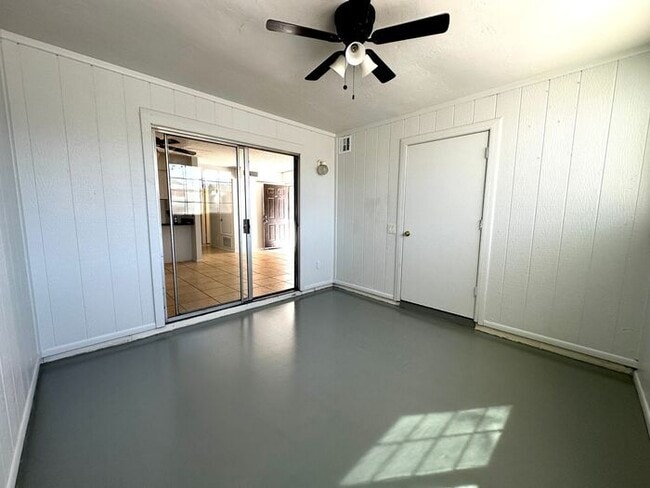 Building Photo - $500 Move In Special!2-bedroom, 1-bath apartment in Mesa, AZ