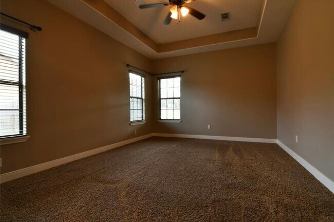 Building Photo - 2063 Apache Dr