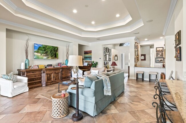 Building Photo - Furnished 3 Bedroom Luxurious Single Famil...