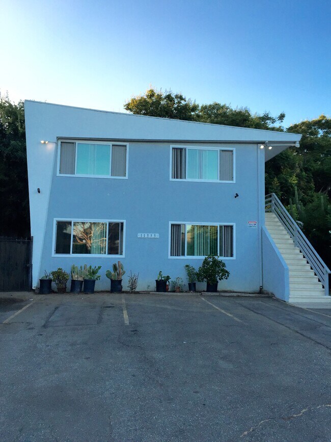 Building Photo - 11333 Venice Blvd