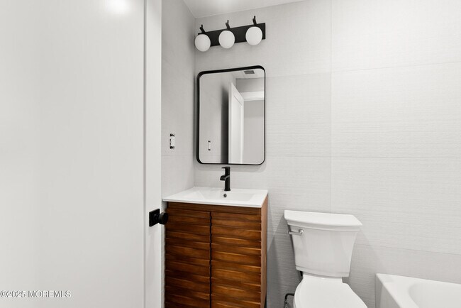 Building Photo - 448 Monmouth Rd