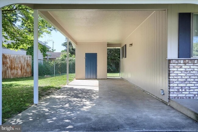 Building Photo - 107 Birch Ct