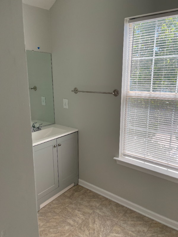 Building Photo - 268 Wexford Dr