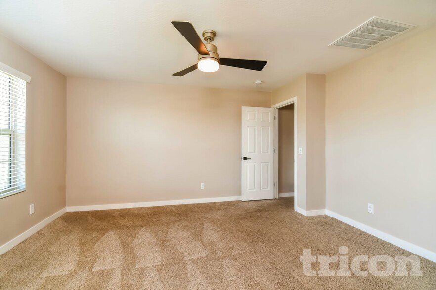 Building Photo - 9314 E Strobe Ave