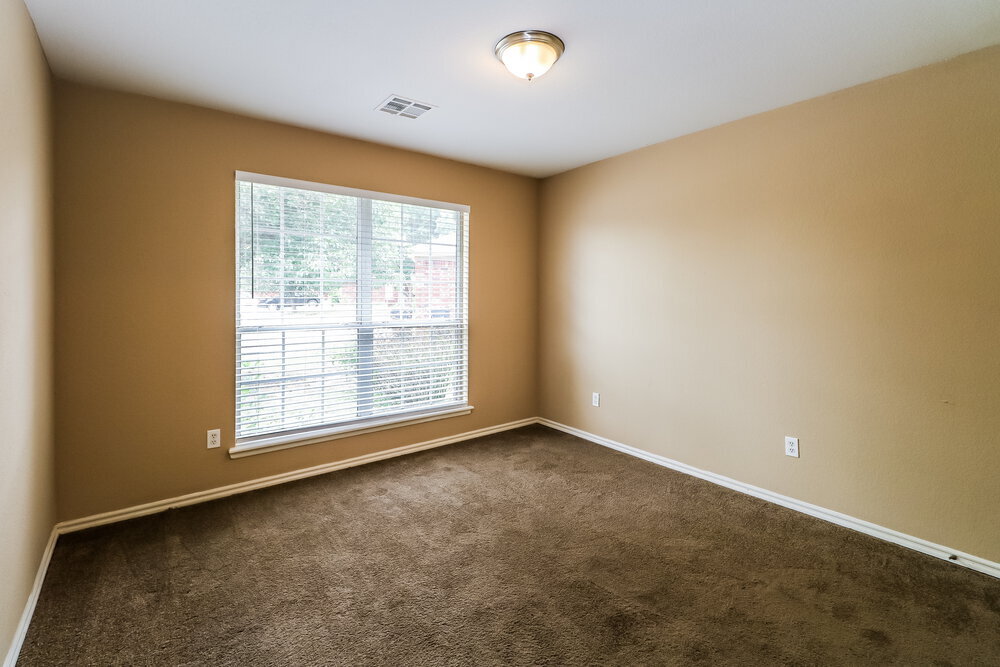Building Photo - 2200 SW 141st Pl