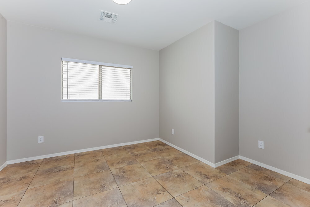 Building Photo - 3914 S Ponderosa Dr