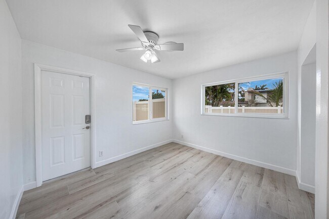 Building Photo - 2611 NE 16th St