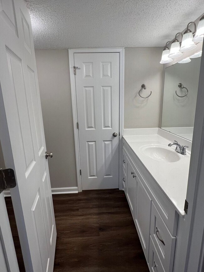 Building Photo - bg0714