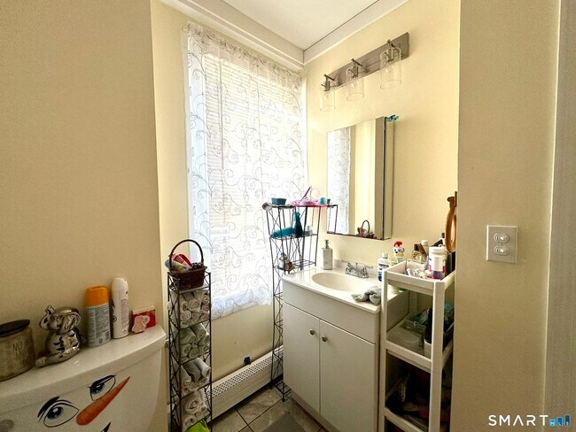 Building Photo - 39 Pierce St