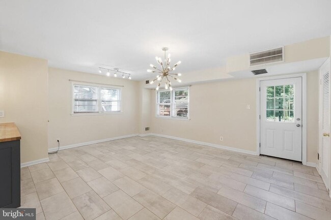 Building Photo - 11317 College View Dr