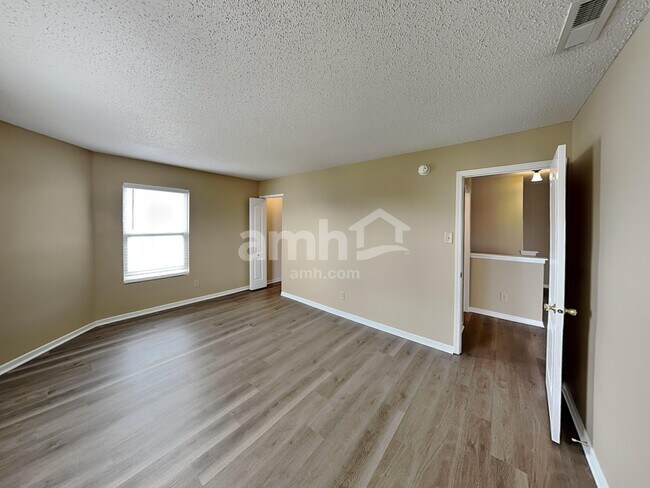 Building Photo - 515 Bridgewater Dr
