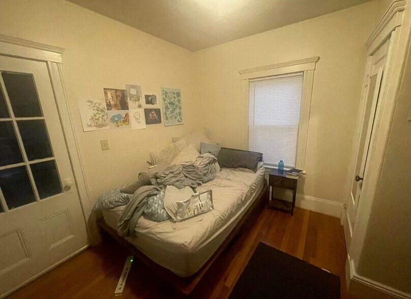 Building Photo - 10 Pinkham Rd