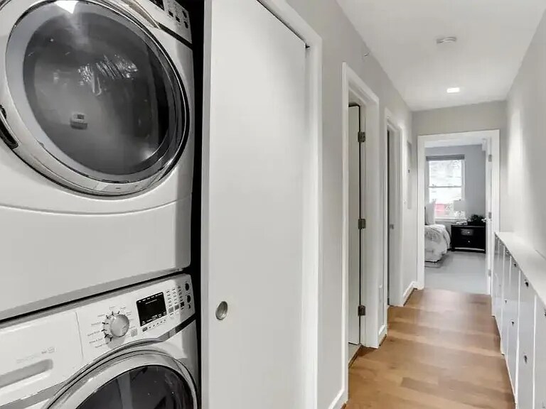 Building Photo - 1710 Gales St NE