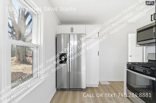 Building Photo - 1582 Vendome Dr S