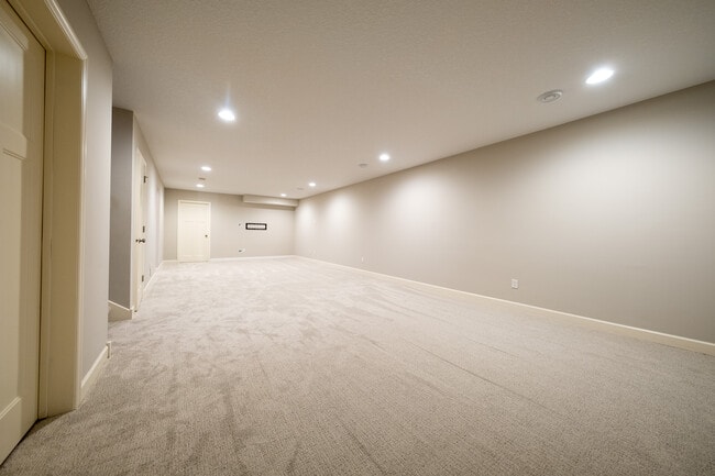 Building Photo - 5029 Hankerson Ave