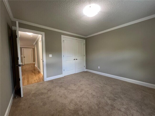 Building Photo - 395 Mendon Rd