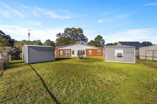 Building Photo - Beautiful 5BR/2BA Home in Montgomery, AL