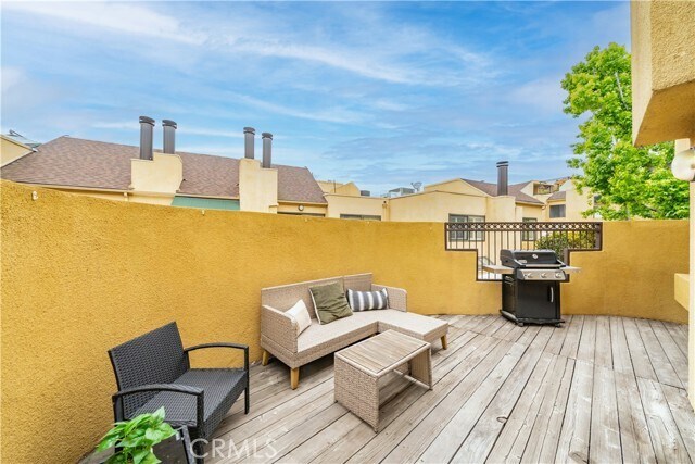 Building Photo - 25712 Le Parc