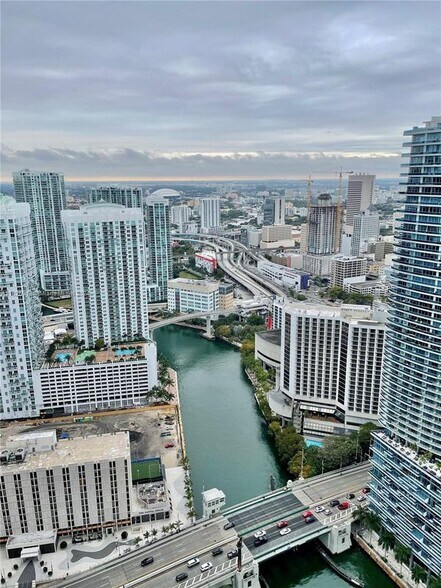 Primary Photo - 465 Brickell Ave