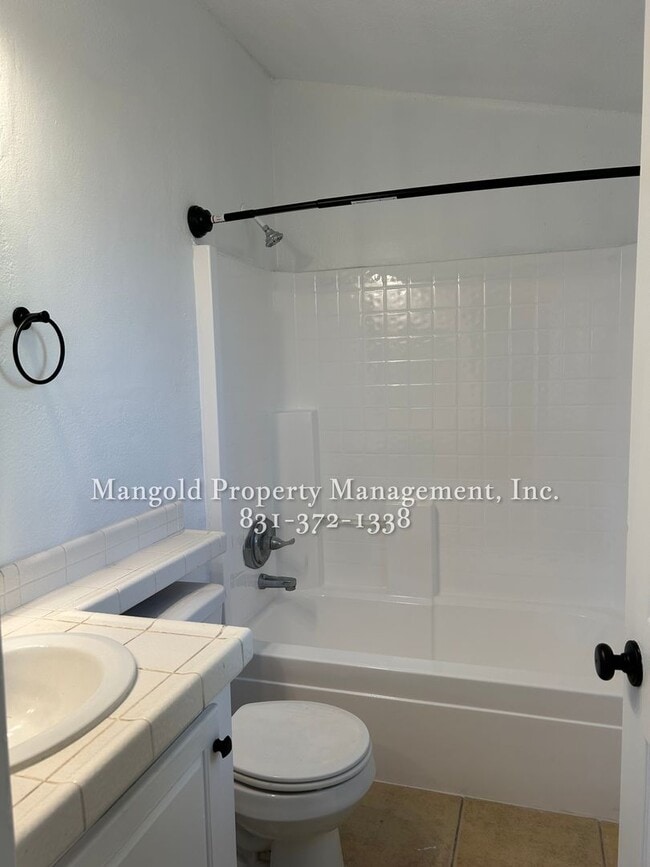 Building Photo - Spacious 3-Bedroom 2-Bath Home  with Fireplace, Fenced Yard, and Attached Garage