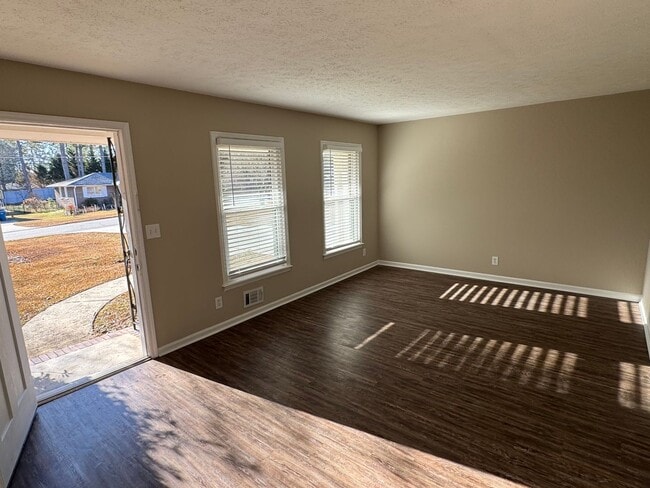 Building Photo - 437 Lockridge Ln