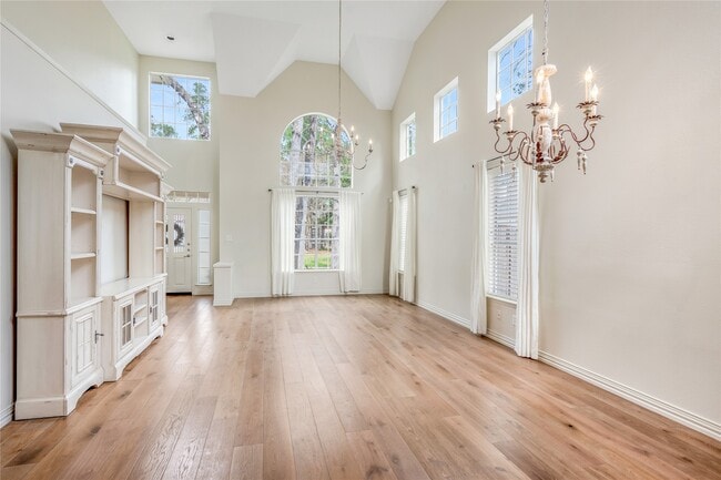 Building Photo - 19 Tender Violet Pl