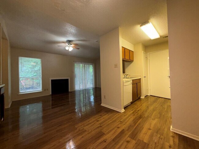 Building Photo - 12812 Tomanet Trail