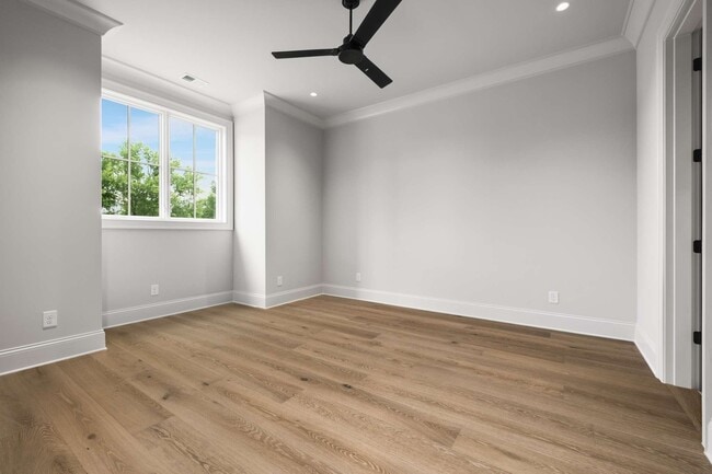 Building Photo - 8115 Devens Dr