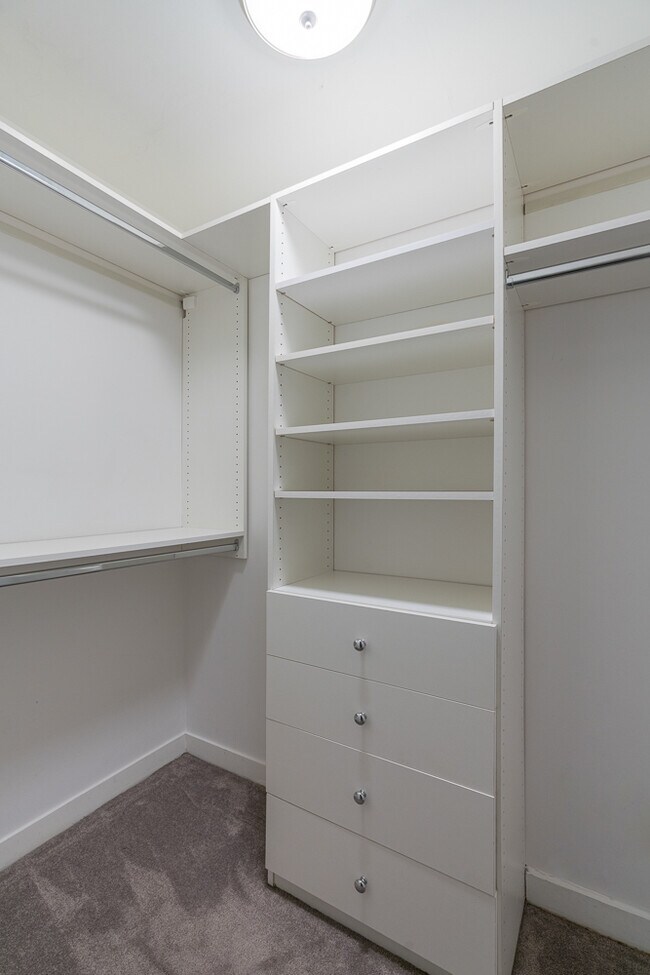 Building Photo - 510 W Erie St