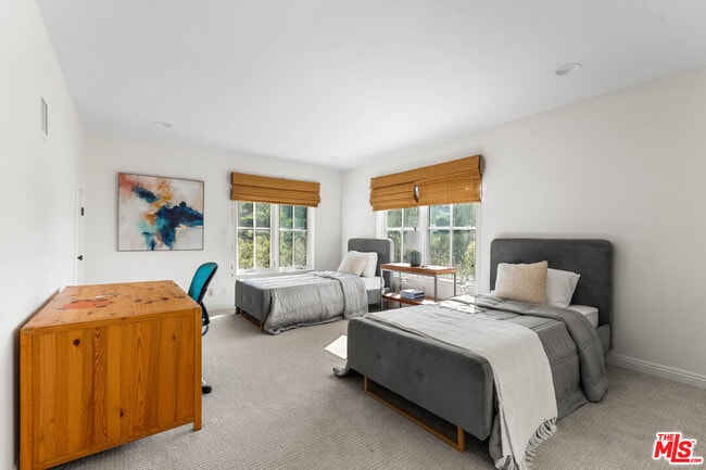 Building Photo - 3782 Berry Dr