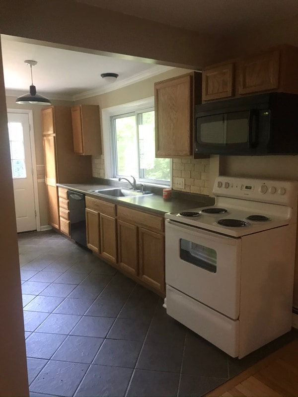 Building Photo - 3799 Fieldview Ave