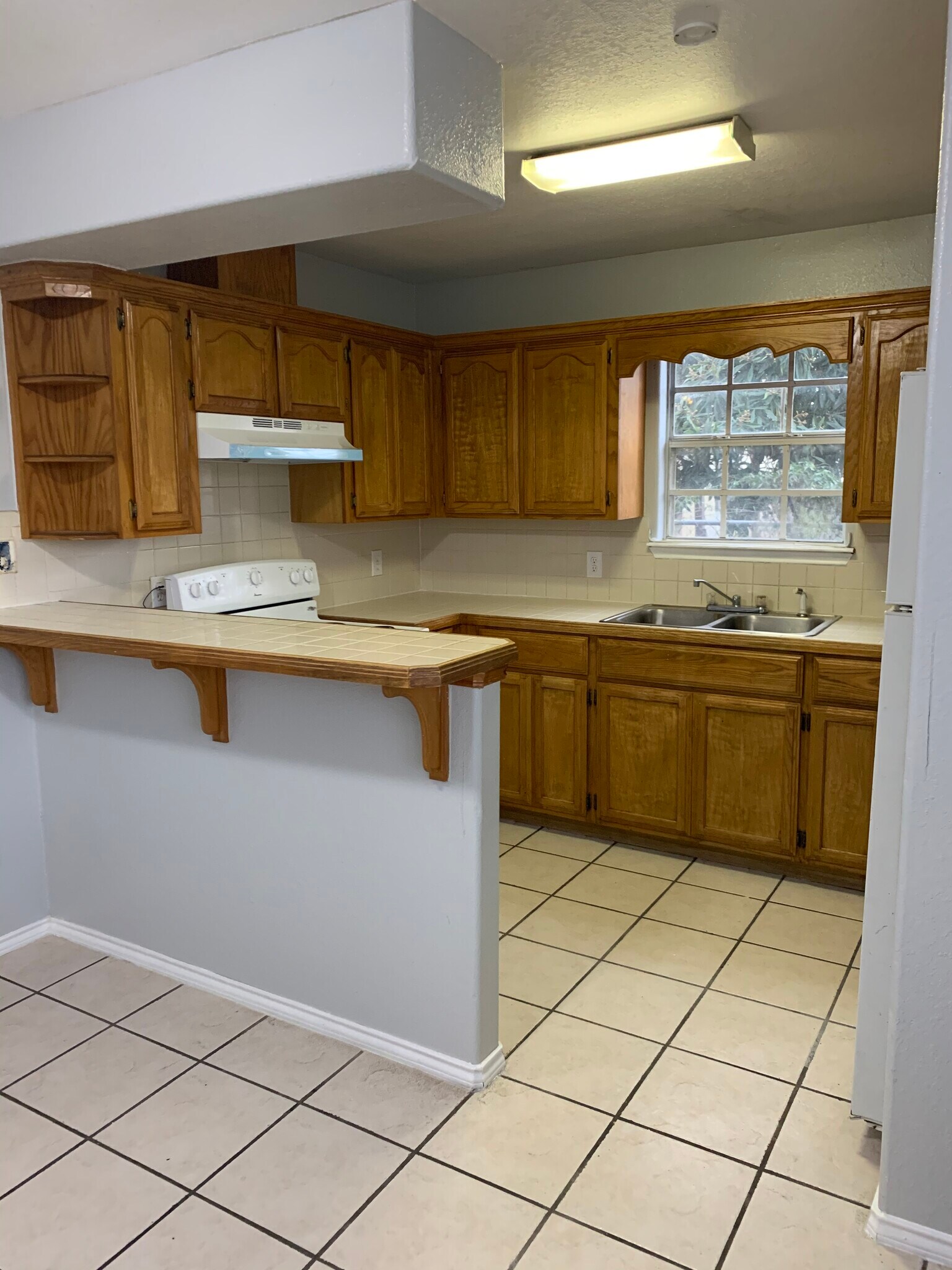 Kitchen - 5012 Austin Rd