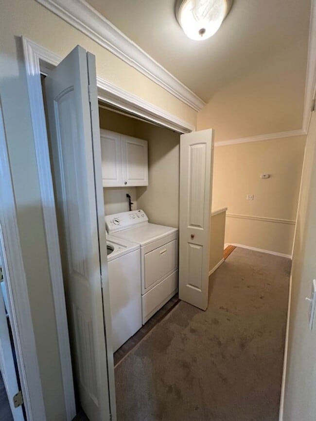 Building Photo - Desirable Twin Lakes Quail Run Townhome