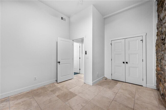 Building Photo - 360 Ponce De Leon Ave NE